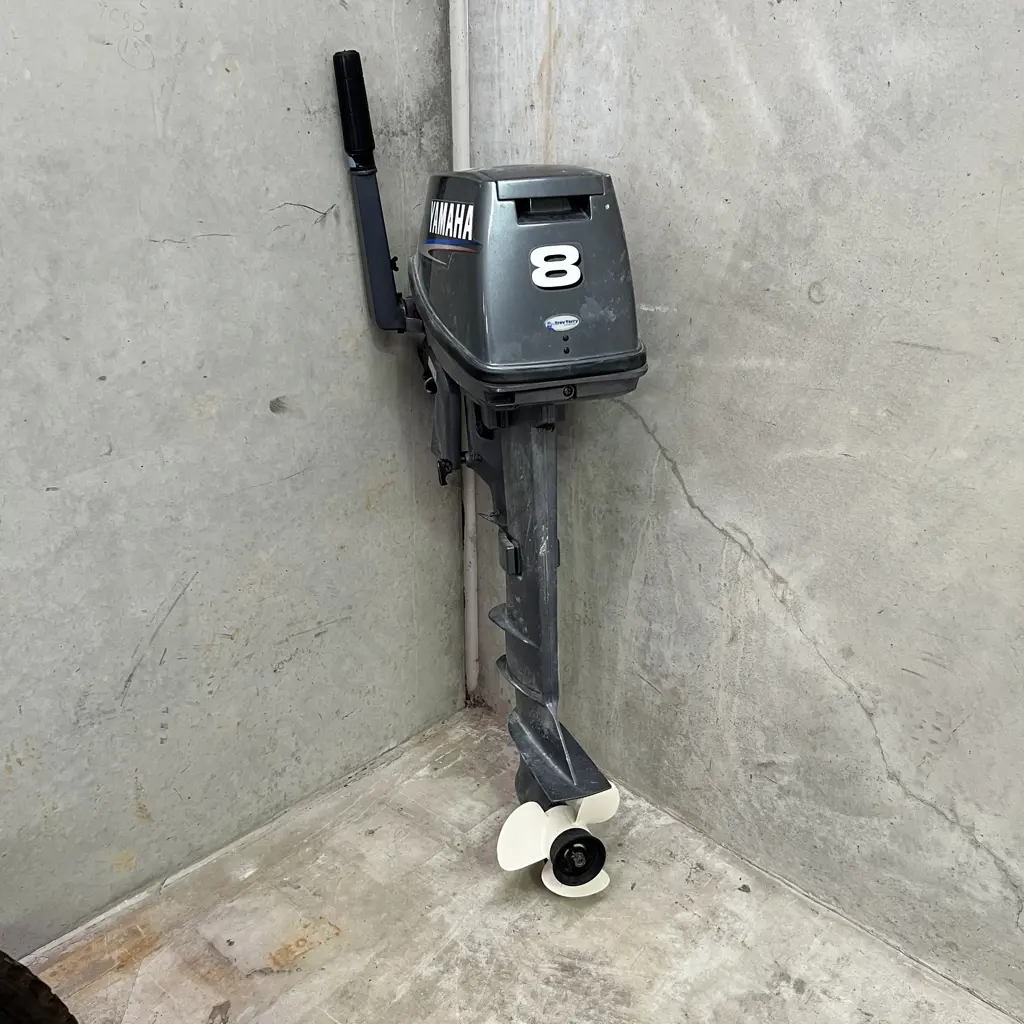 Yamaha 8 Outboard Motor. Image 1++