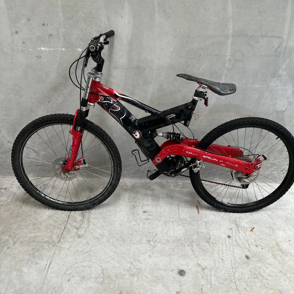 Limited Edition Holden Special Vehicles Promotional Bike. Front and rear shocks Image 1++