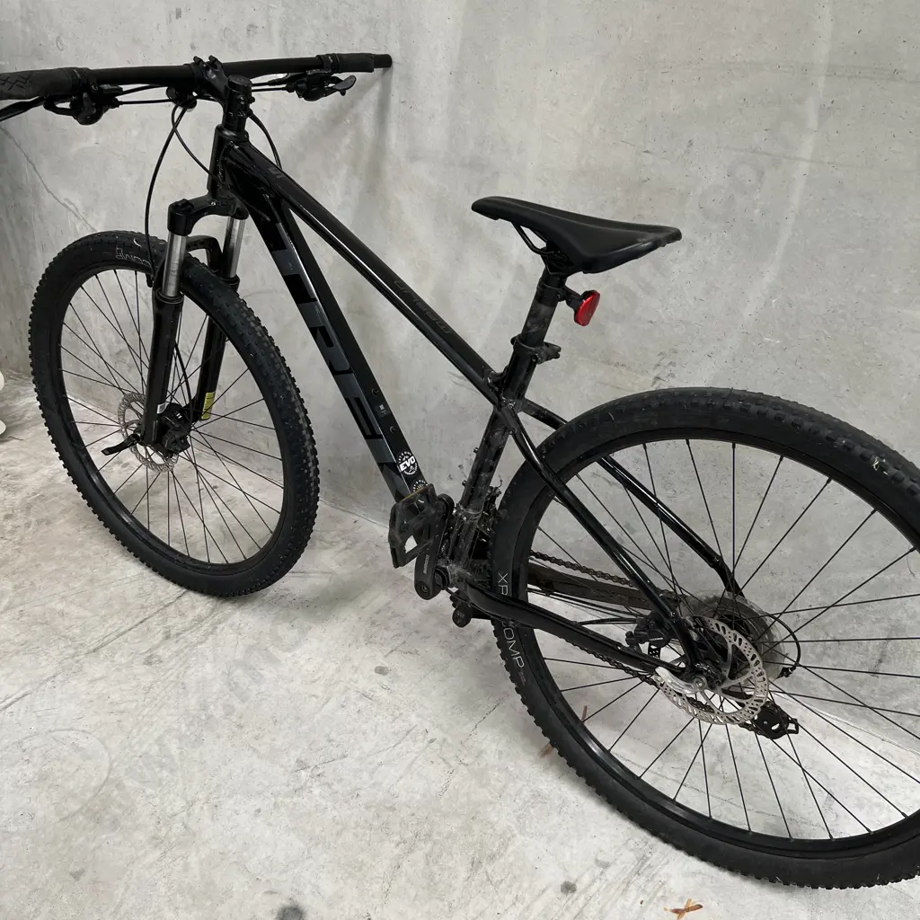 TREK Marlin 5 Bike from EVO Cycles Mt Maunganui. Size M Image 1++