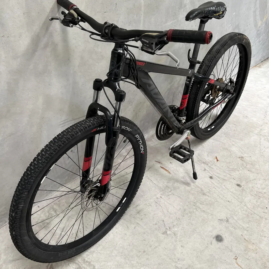Avanti Black Thunder Bike. Image 1++