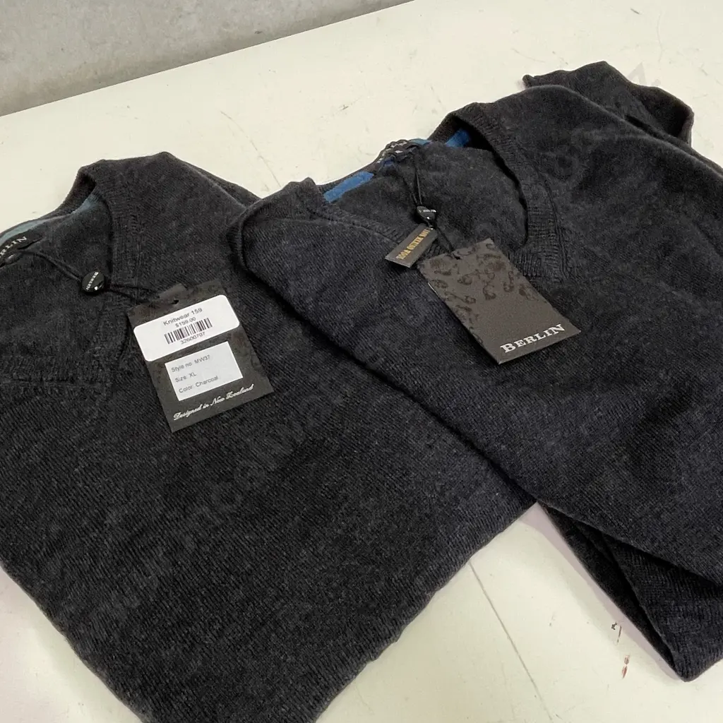 As New Berlin 100% Merino Wool Jumpers x 2 XL Image 1++