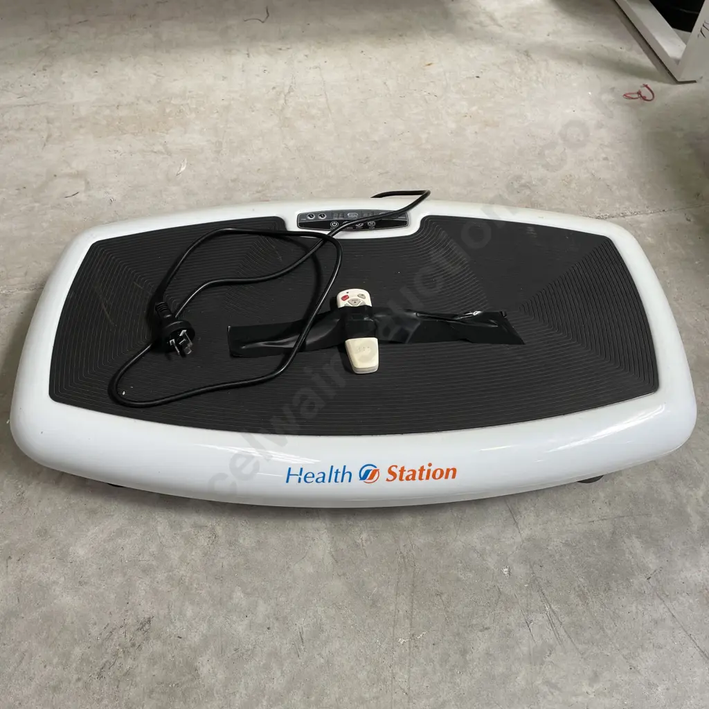 Health Station Vibration Plate V-Fit TO-009 with remote Image 1++