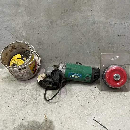 Hitachi G18SE2 7-Inch Disc Grinder with additional discs and twist knot steel sander