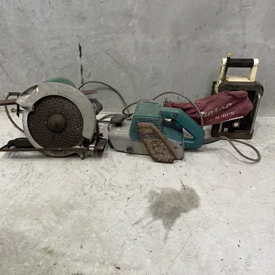 Corded Makita Circular Saw and Sander with portable worksite radio