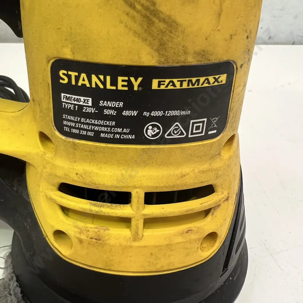 Stanley Fatmax Sander. Model FME440-XE Image 1++