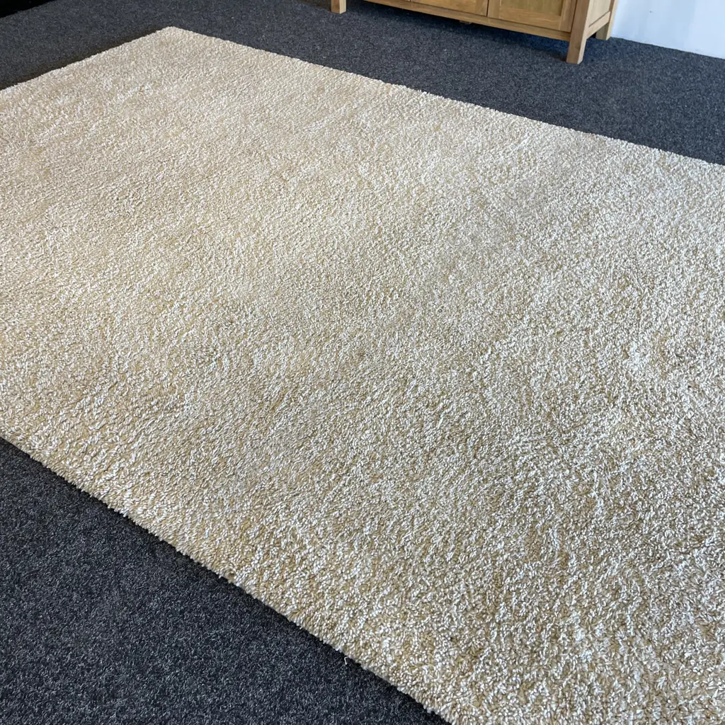 X-Large Cream Wool Floor Rug. 3.3m x 2.2 metres Image 1++