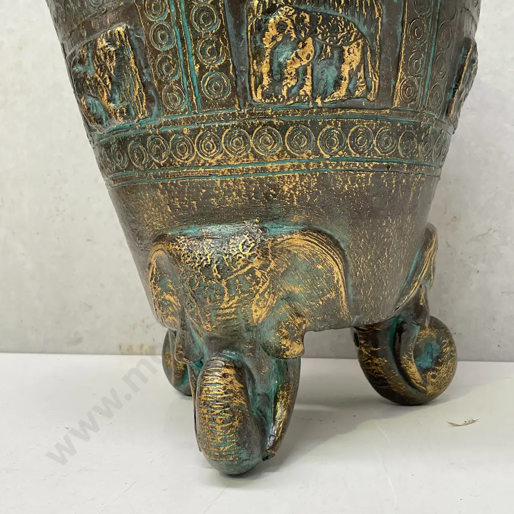 Tro Footed Plant Pot Bronze effect with Elephant Detail H39 Dia40 Image 1++