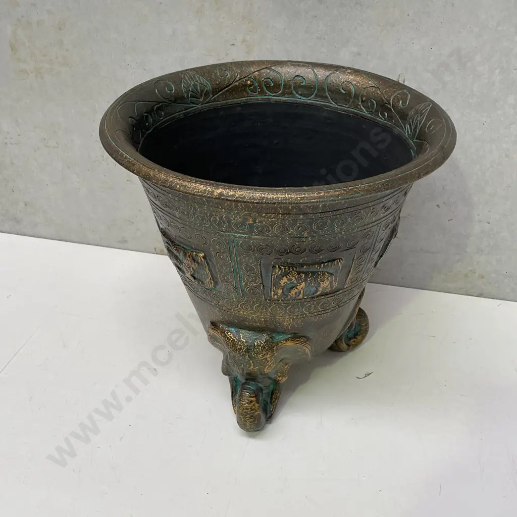 Tro Footed Plant Pot Bronze effect with Elephant Detail H39 Dia40 Image 1++
