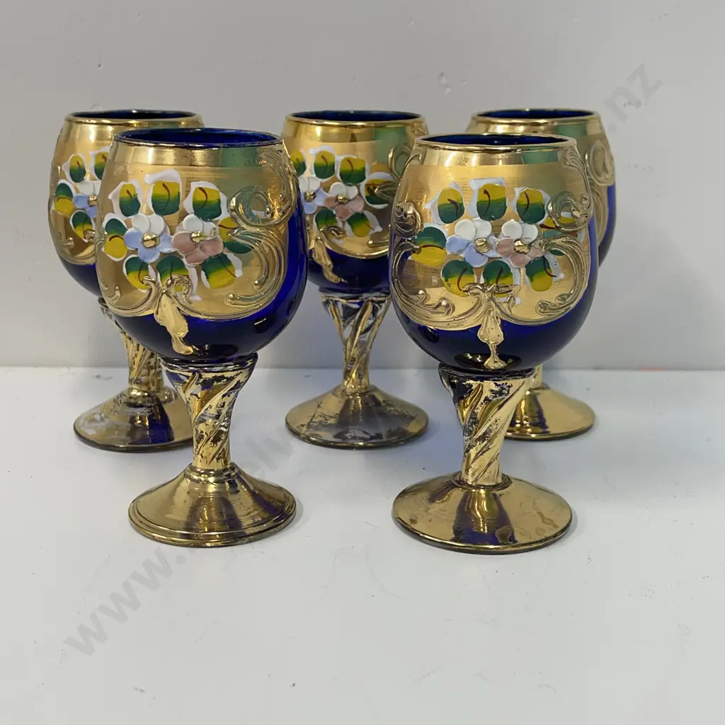 Set of 5 Venetian Glass small goblets Image 1++