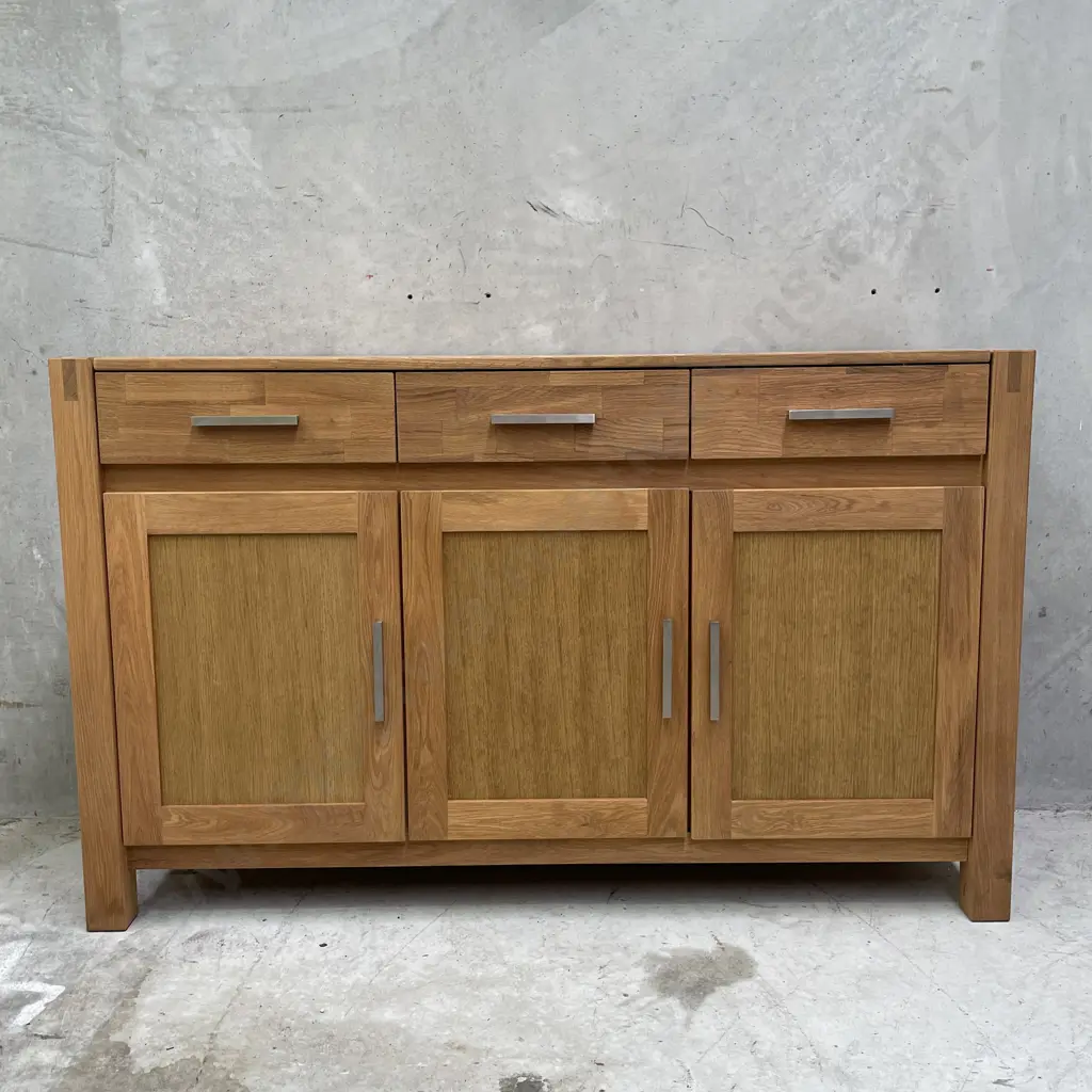 Ex Furnish "Modena" Solid Oak 3 Drawer, 3 Door Buffet/Sideboard L1.4m D46cm H87cm. Excellent Cond Image 1++