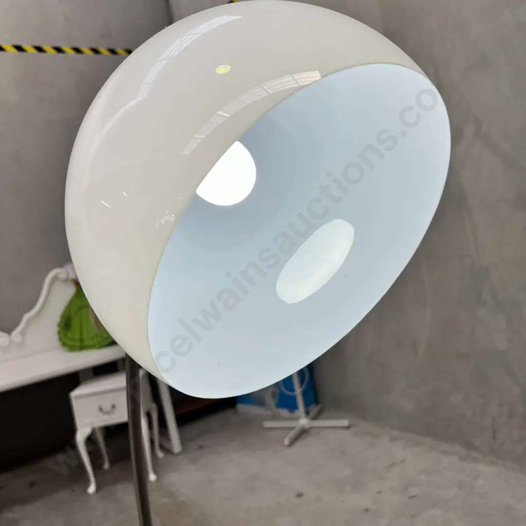 Mid Century Style Arc Lamp. Working Condition. H150cm Image 1++
