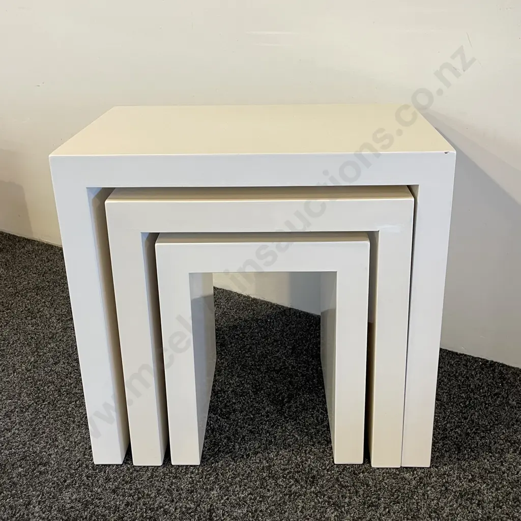 Modernist High Gloss White Painted Nest of Tables. Large 59x40 H56 Med 46x38 H49 Sml 36x33 H42cm Image 1++