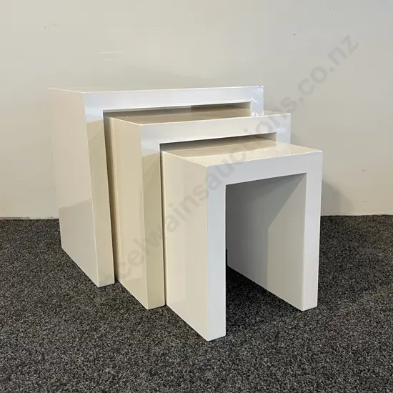 Modernist High Gloss White Painted Nest of Tables. Large 59x40 H56 Med 46x38 H49 Sml 36x33 H42cm