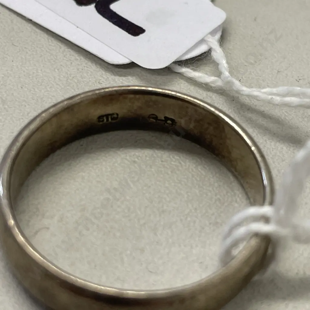 Hallmarked Sterling Silver Wedding Band Image 1++