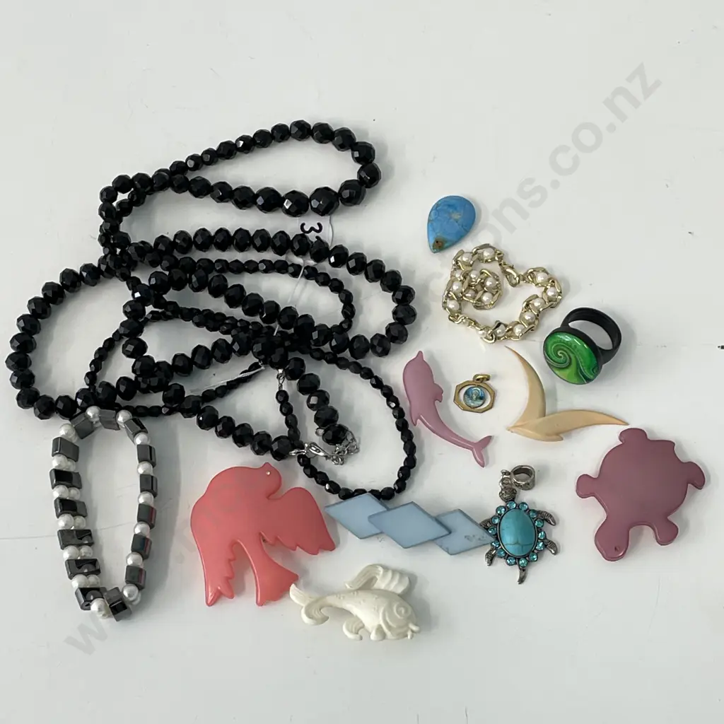 Assorted Jewellery Image 1++
