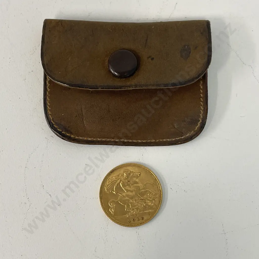 Gold 1916 Half Sovereign with leather pouch Image 1++