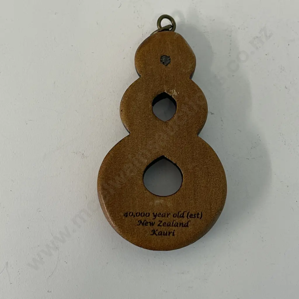 NZ Kiwiana Twist Pendant with Paua detail Image 1++