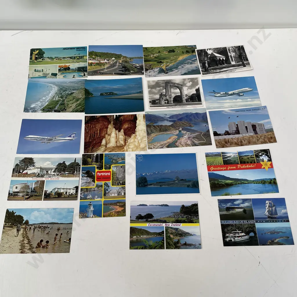 Assortment of Vintage NZ Postcards Image 1++