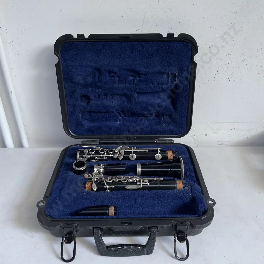 Rare Vintage Selmer USA 1400 Clarinet. In cloth lined hard case Image 1++