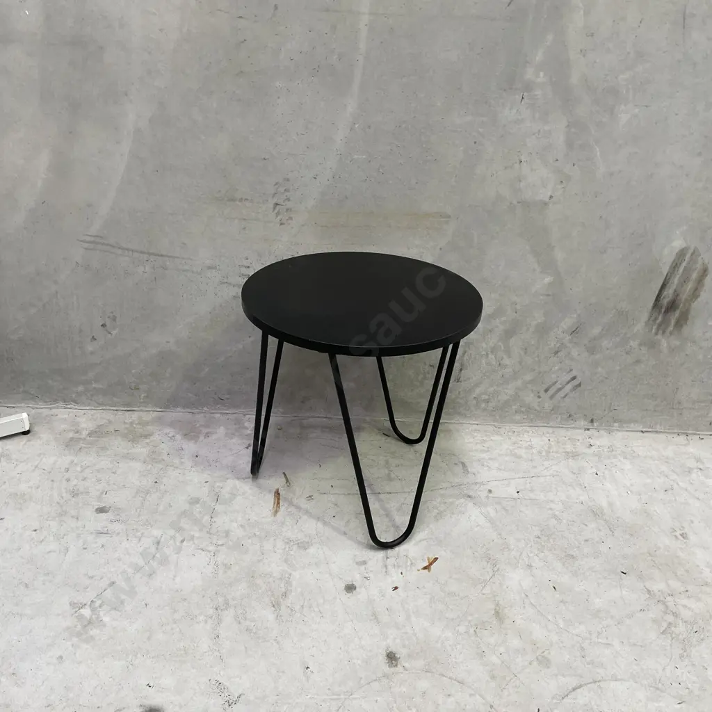 Small black painted Occasional Table, H45 Dia45cm Image 1++
