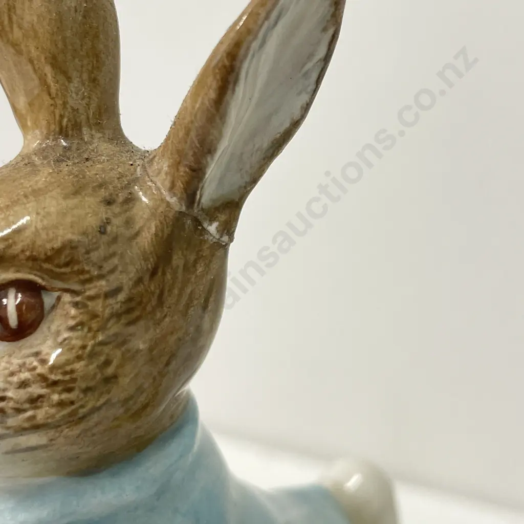 Royal Albert Beatrix Potter "Foxy Whiskered Gentleman"Firgurine with Peter Rabbit (repair to ear as shown) Image 1++