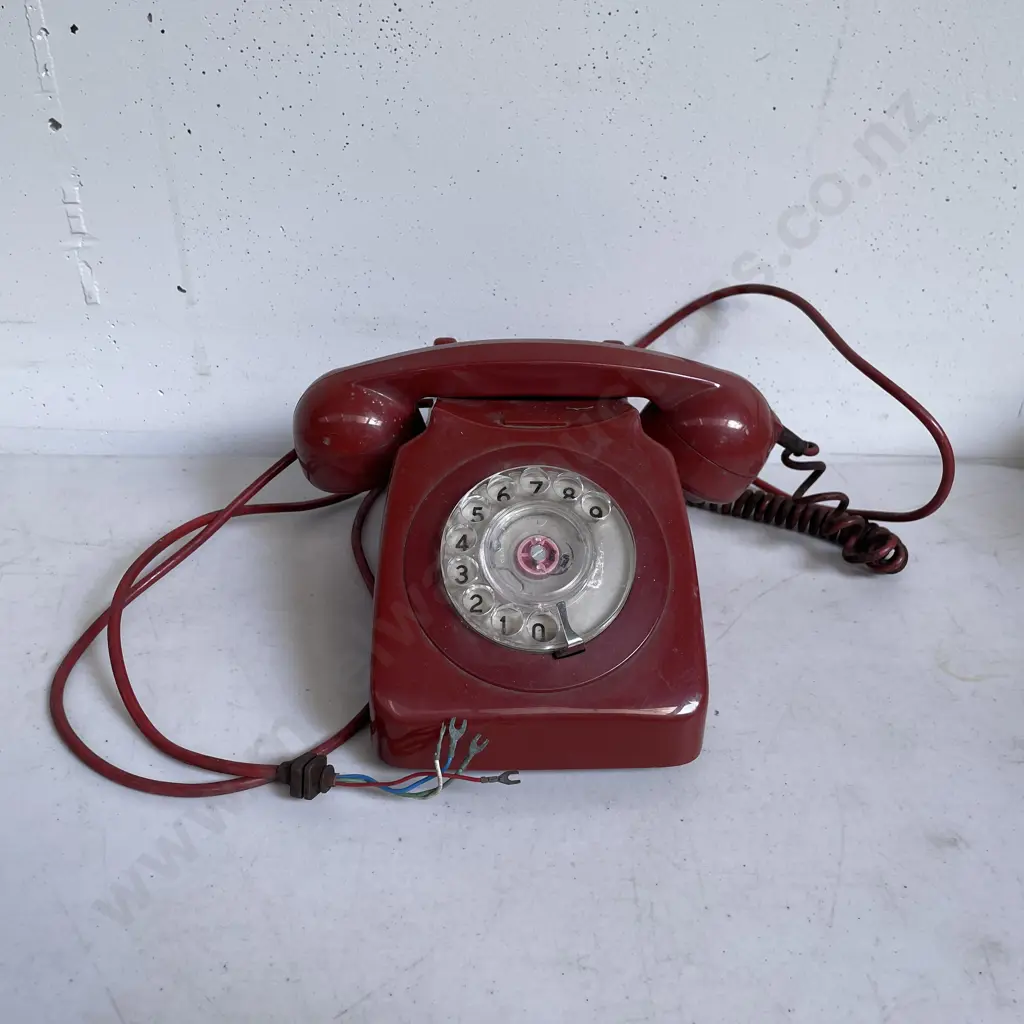 Vintage Retro Red Telephone Image 1++
