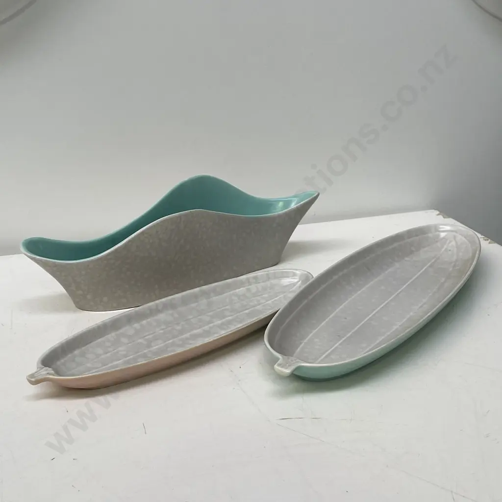 Assorted 2-tone Poole items Image 1++