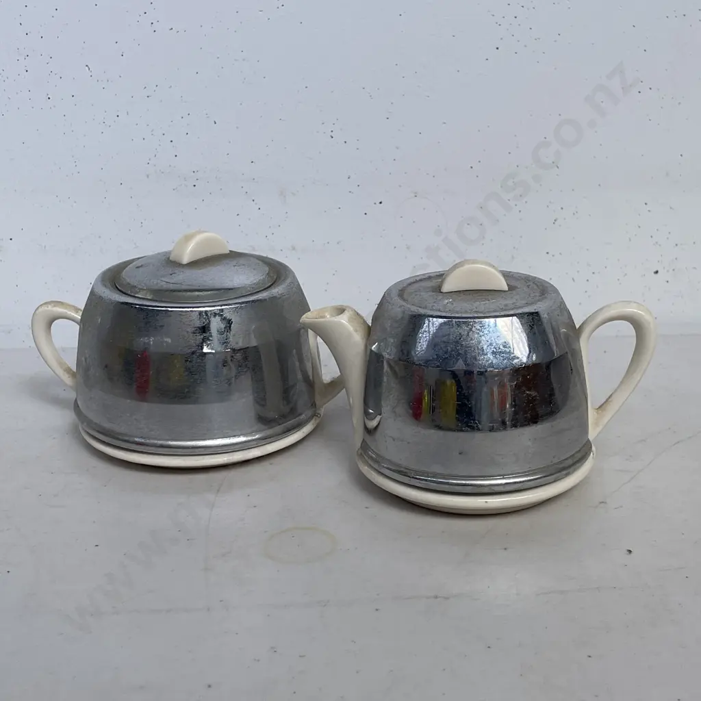 Vintage Insulated Small Teapot and 2 handled Pot Image 1++