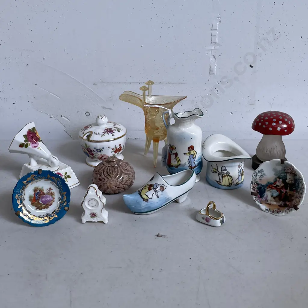Assortment of Vintage Collectable Miniatures Image 1++