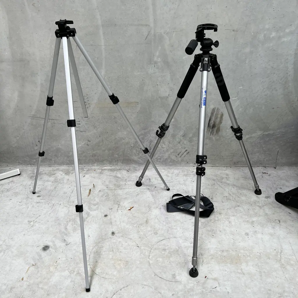 W613 Professional Tripod with smaller tripod Image 1++