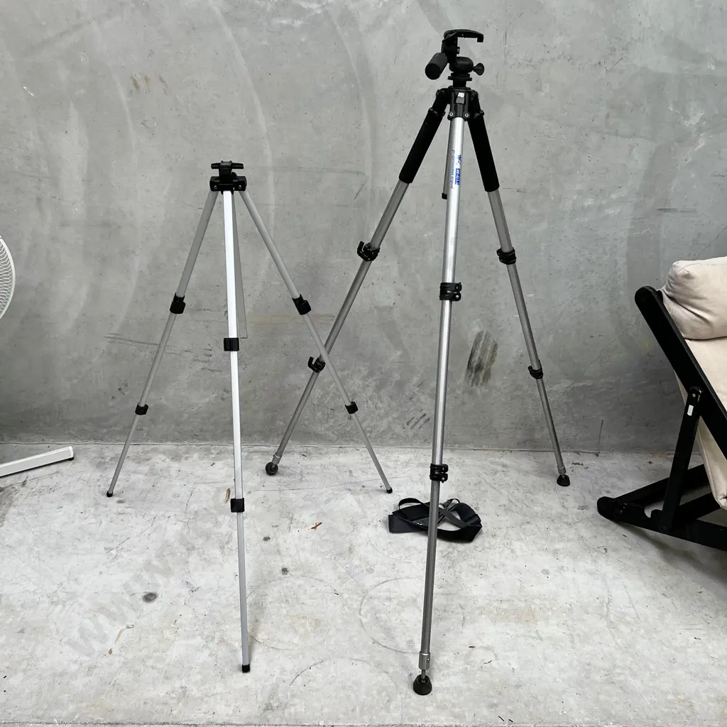 W613 Professional Tripod with smaller tripod Image 1++