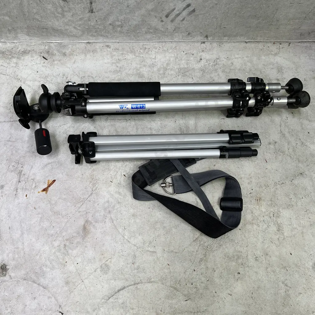 W613 Professional Tripod with smaller tripod Image 1++