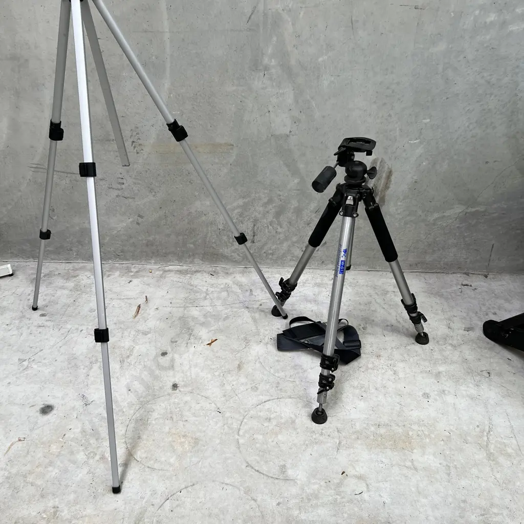 W613 Professional Tripod with smaller tripod Image 1++
