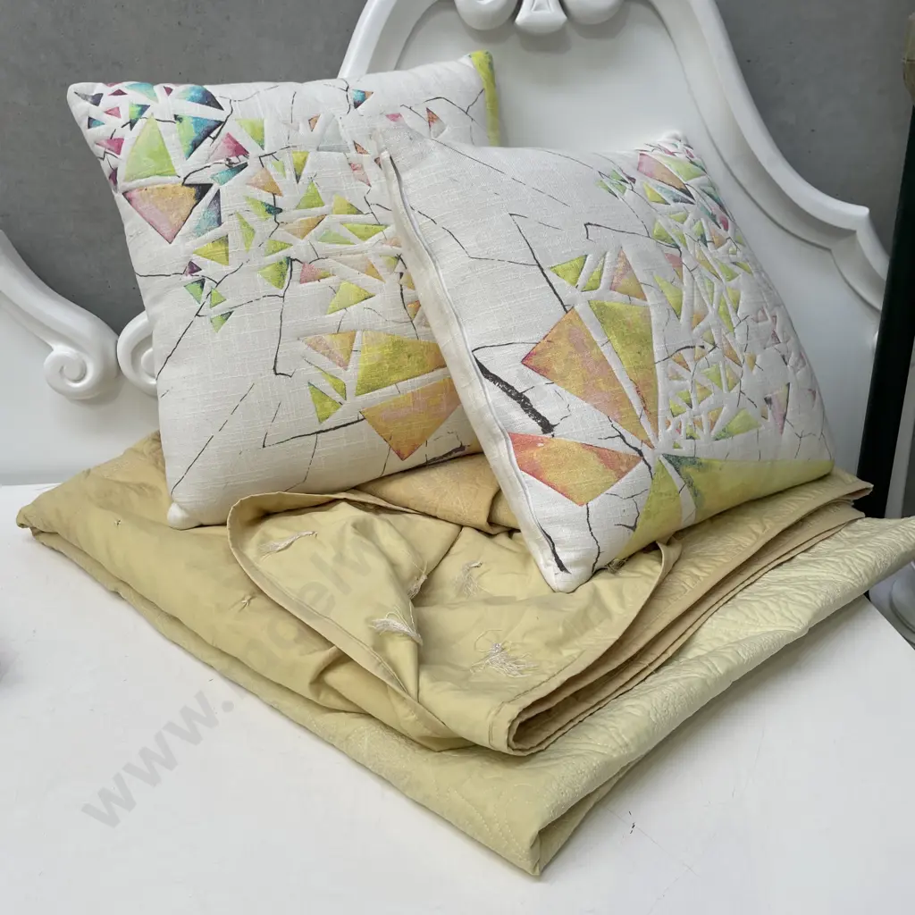 King Coverlet with Designer Scatter Cushions Image 1++