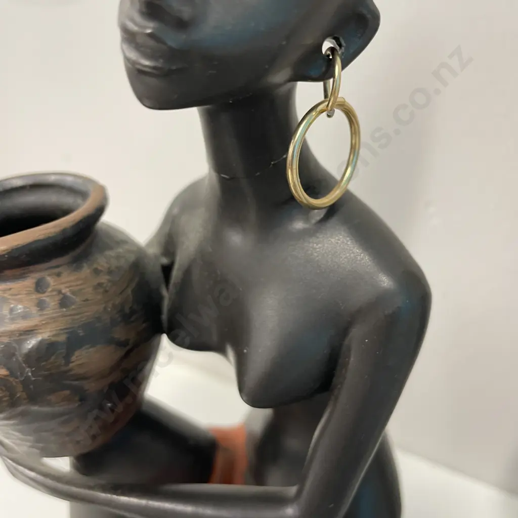 Assorted Collectables. Repair to ladies neck Image 1++