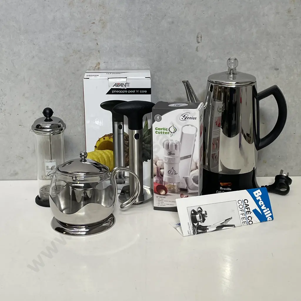 Assorted Kitchen Appliances including coffee maker, milk frother, garlic cutter etc Image 1++