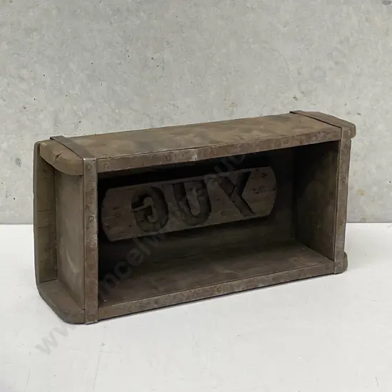 Vintage Brick Mold