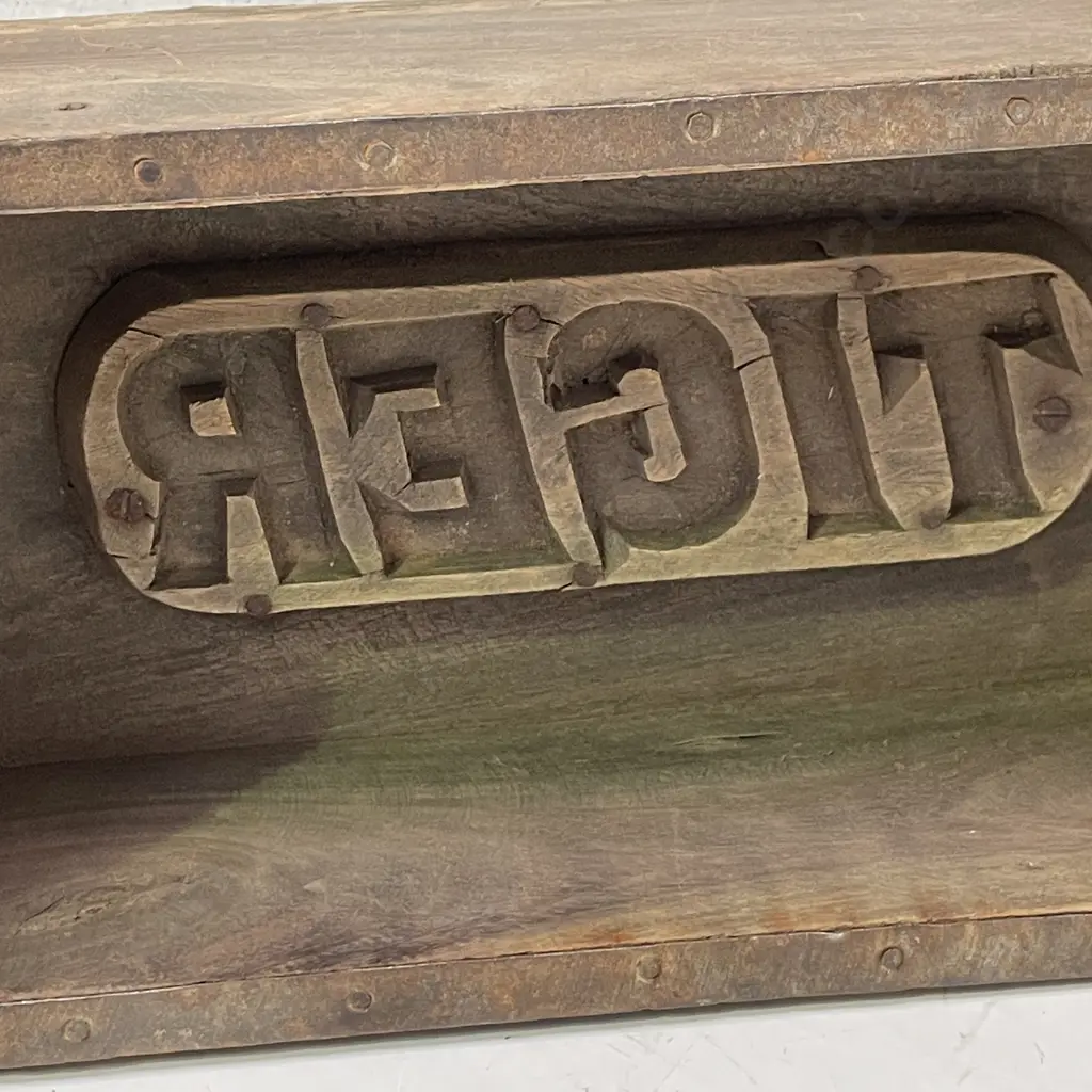 Vintage Brick Mold Image 1++