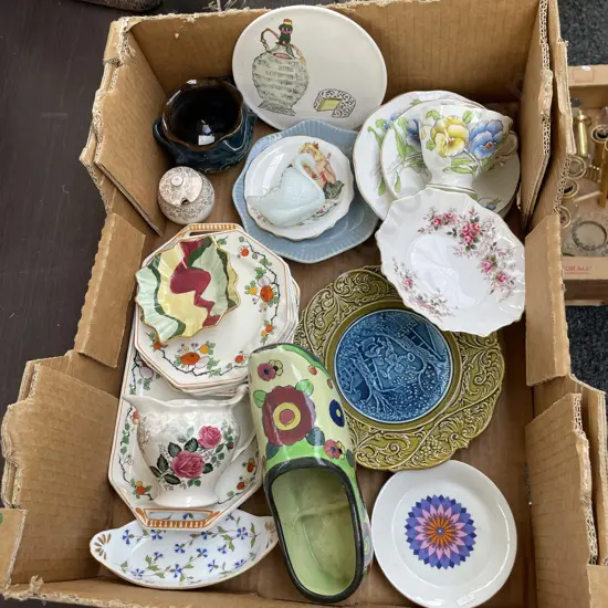 Box of assorted Collectable items