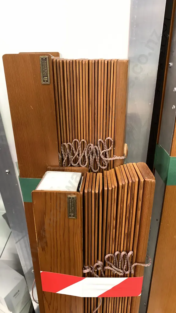 Interior Wooden Venetian Blinds x 8 - Various Widths and Depths. Good condition. Image 1++