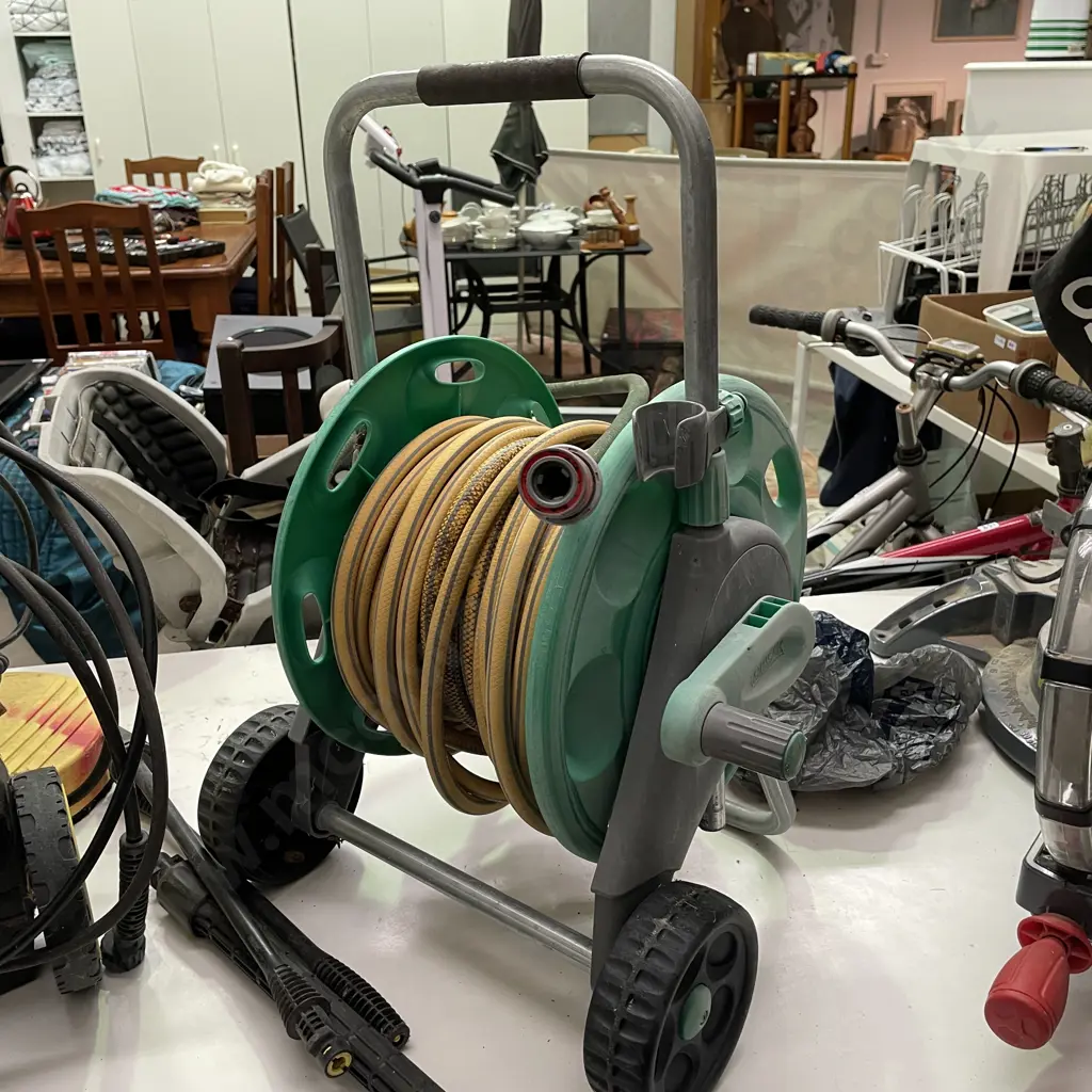 Hozelock Hose and Portable Reel with attachment Image 1++