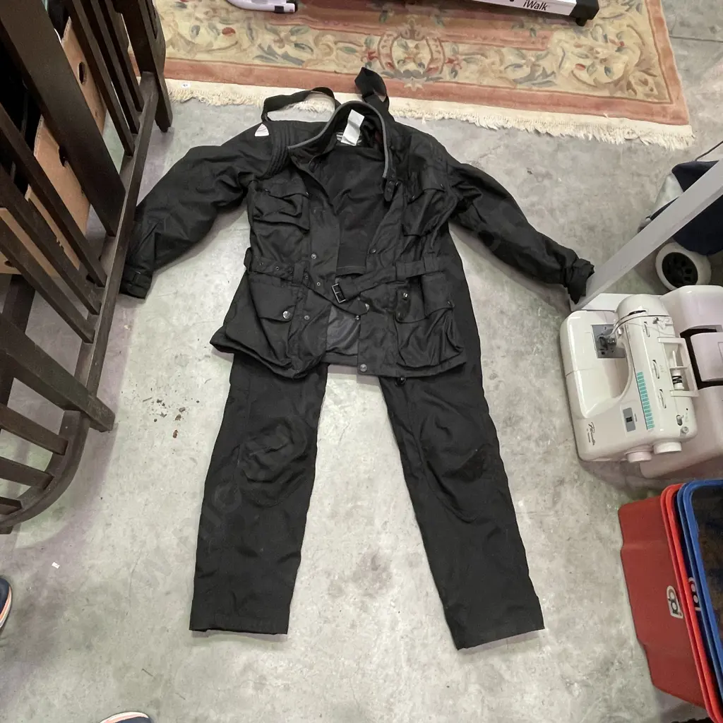 BMW Motorrad Black Reinforced Jacket and Overalls. Size XL Image 1++
