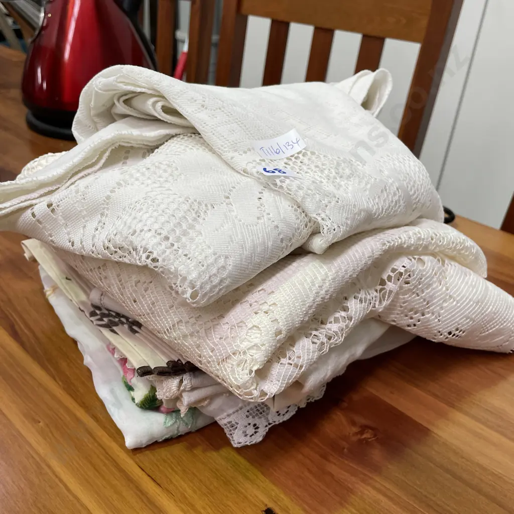 Assorted Vintage Linen Image 1++