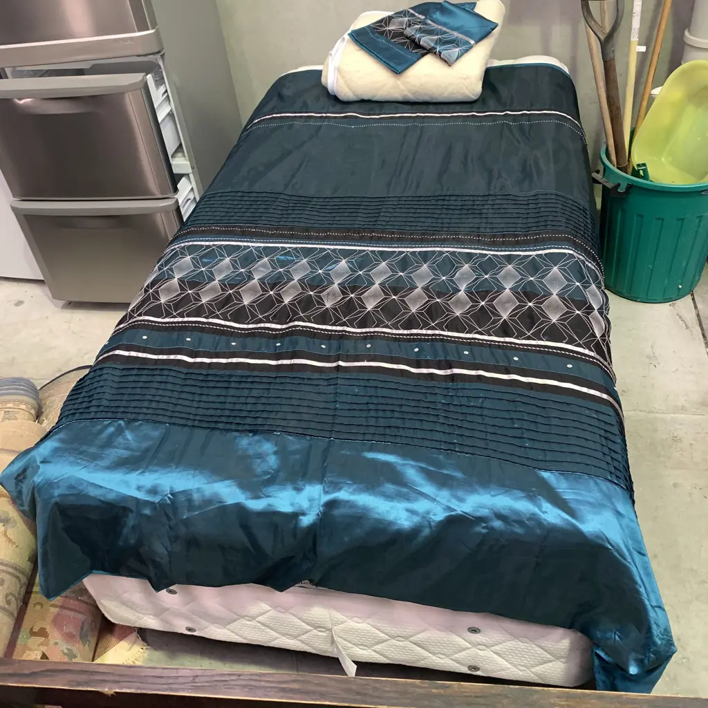 Sleepmaker Perfect Support Plush Matt Bed Mattress and Base with duvet set and wool mattress protector 203 x 107cm Image 1++