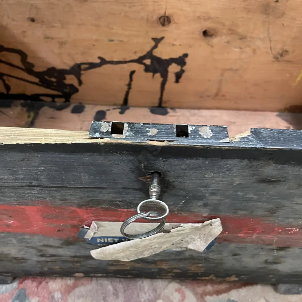 Vintage Wooden Chest, with key Image 1++