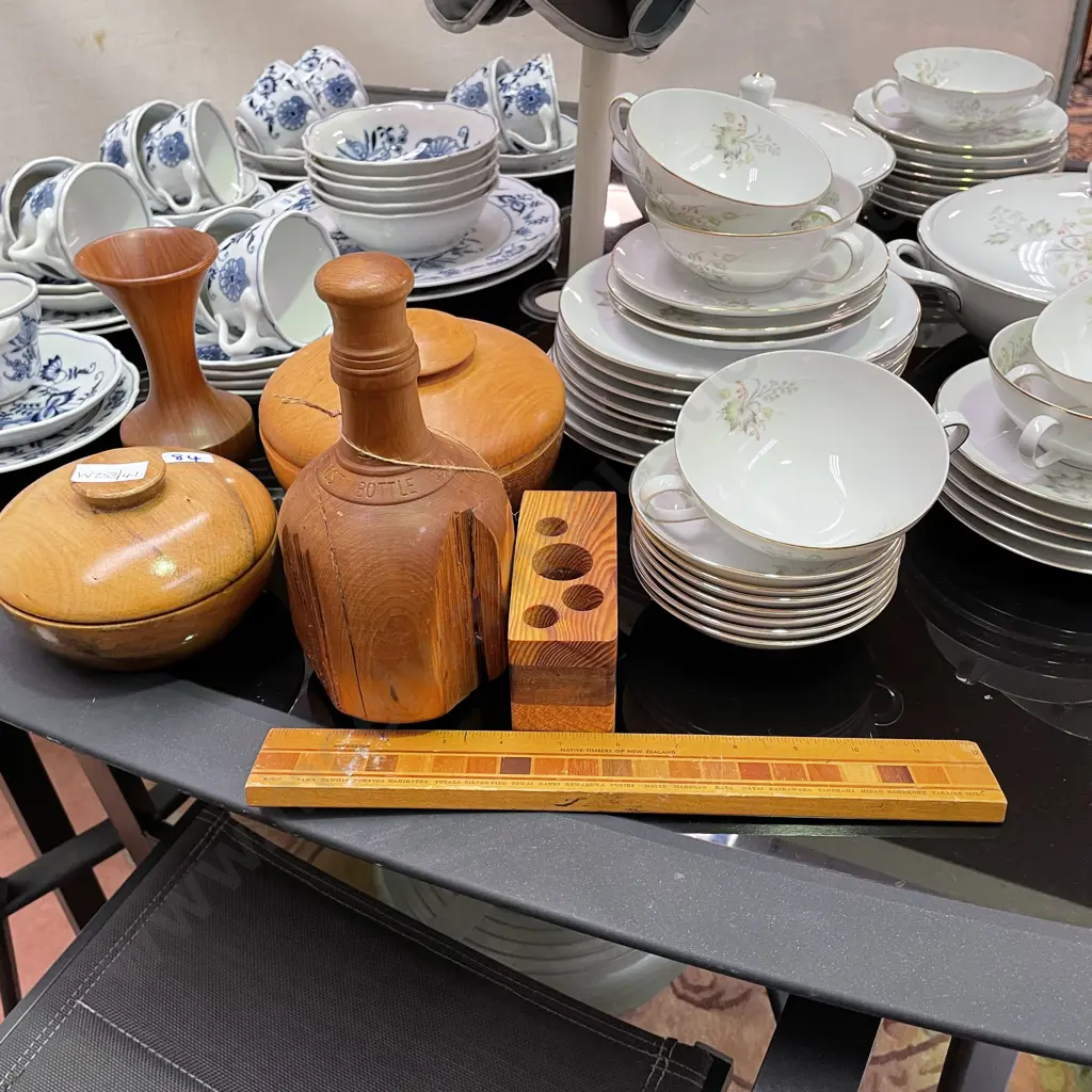 Large Seleciton of woodenware incluidng Totara, Kauri and Sovereign ware Image 1++