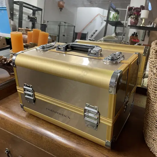 Nutrimetix Makeup Case