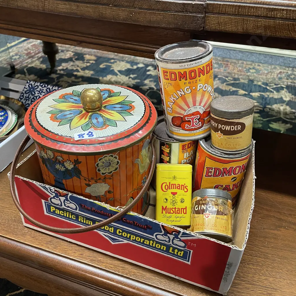 Assortment of Vintage Tins Image 1++