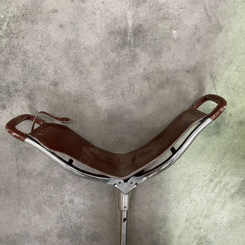 Vintage Shooting Stick/Folding Seat. Leather top Image 1++