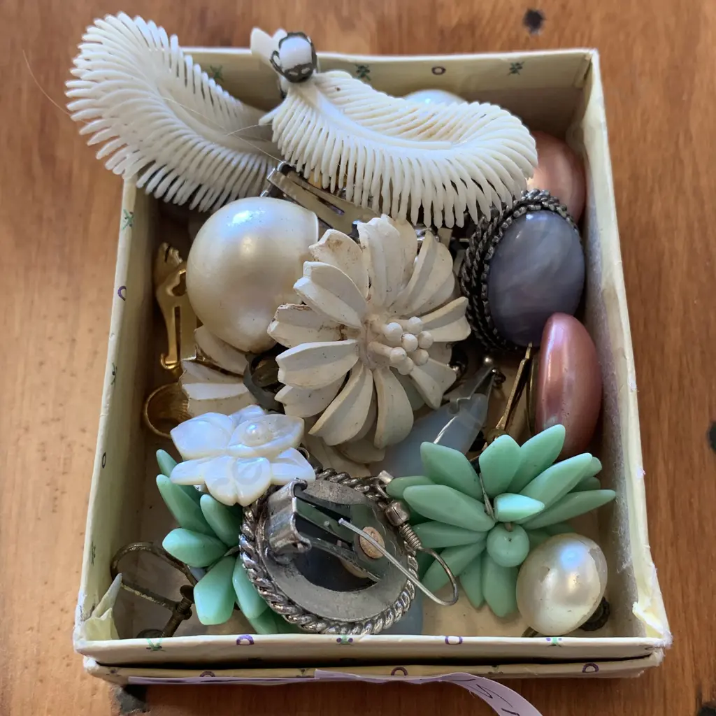 Assorted Vintage Earrings Image 1++